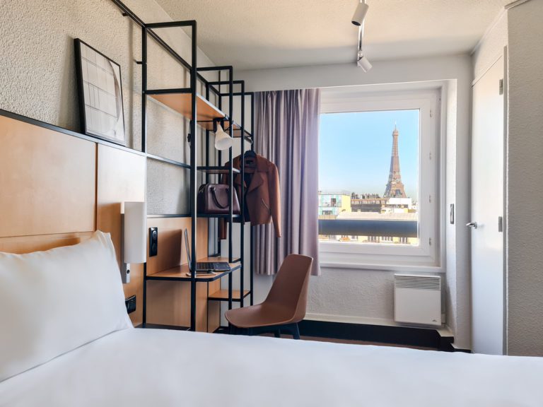 Fly to Paris with Air Mauritius